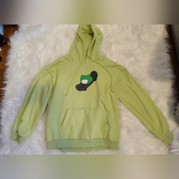 Green Skater frog sweatshirt size large. - Picture 1 of 2
